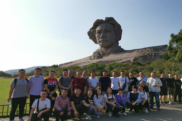 建投管線與戶外聯(lián)合黨支部重溫紅色記憶 、牢記使命初心